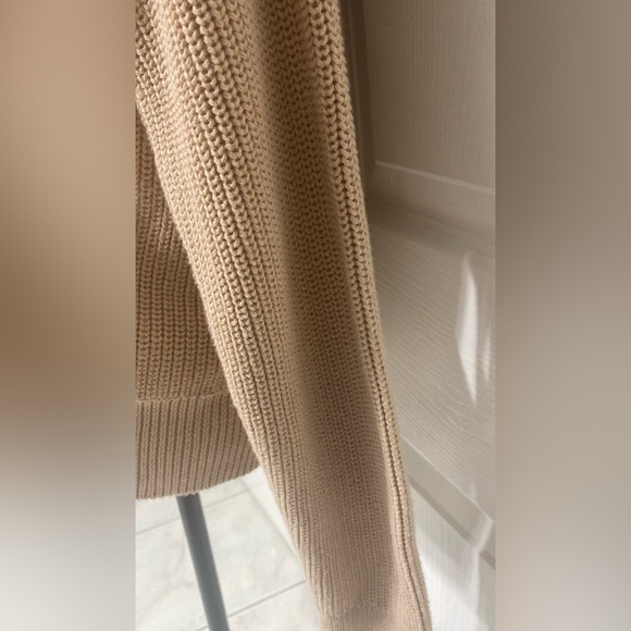 NWT 525 America Tan and Cream Off-the-Shoulder Sweater size XS - Picture 5 of 10
